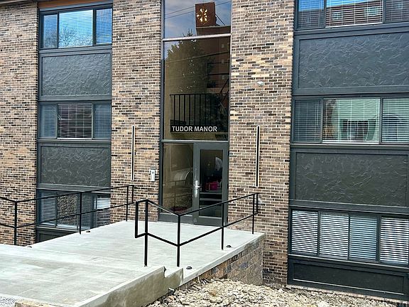 4th image of 830 Library Ave APT 3C