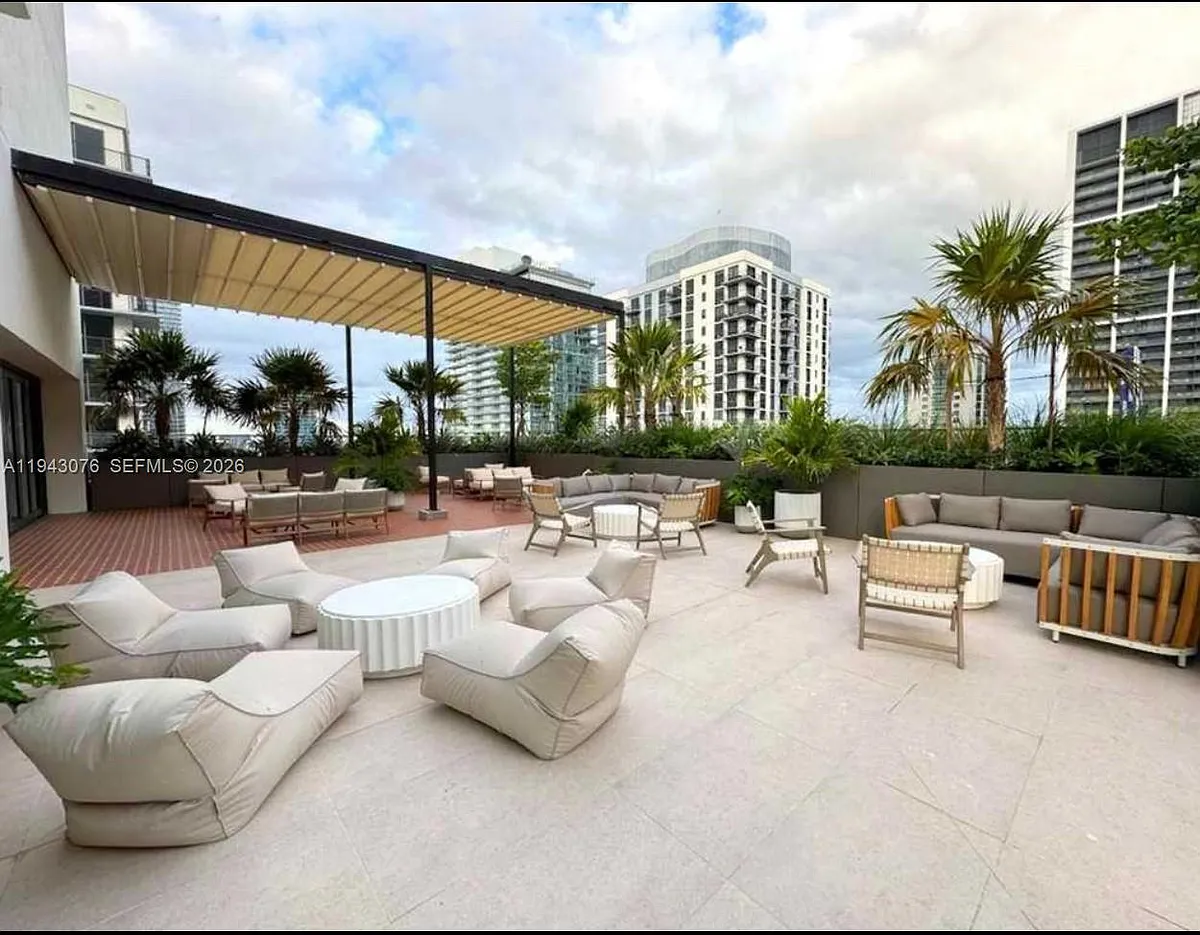 Building Photo - 601 N Miami Ave #901