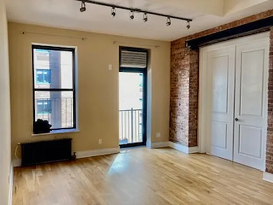 Rented by Corcoran | media 23