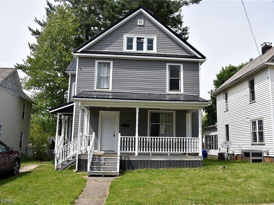 1st image of 246 E 7th St