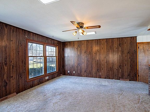 4th image of 720 SW Williams St