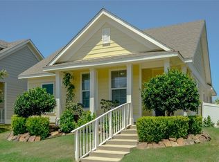 10245 Franklin Dr, Aubrey, TX 76227