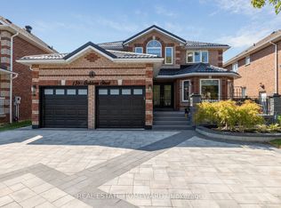 1556 Oakburn St, Pickering, ON L1V 6N4