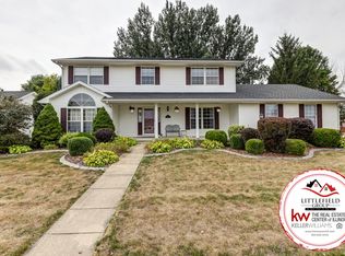 513 Chestnut Dr, Saint Joseph, IL 61873