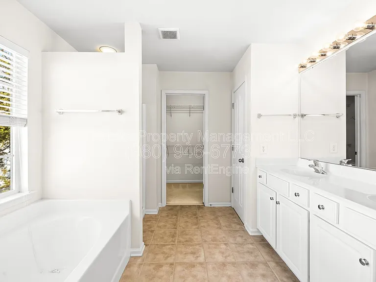 8911 Kirkley View Ct — Photo 15