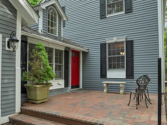 5th image of 153 Castle Hill Road
