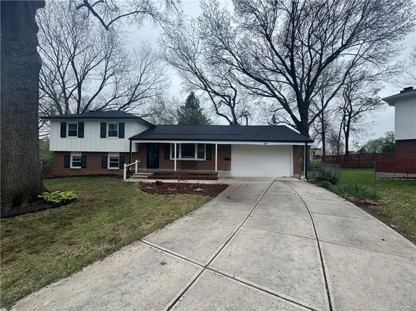 9315 Hardy Dr, Overland Park, KS 66212