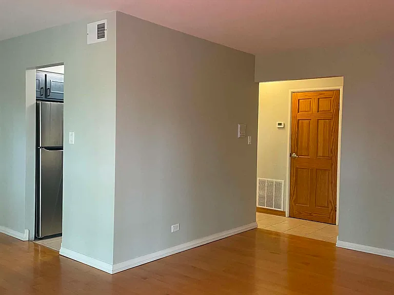 8473 Archer Ave #302 — Photo 2