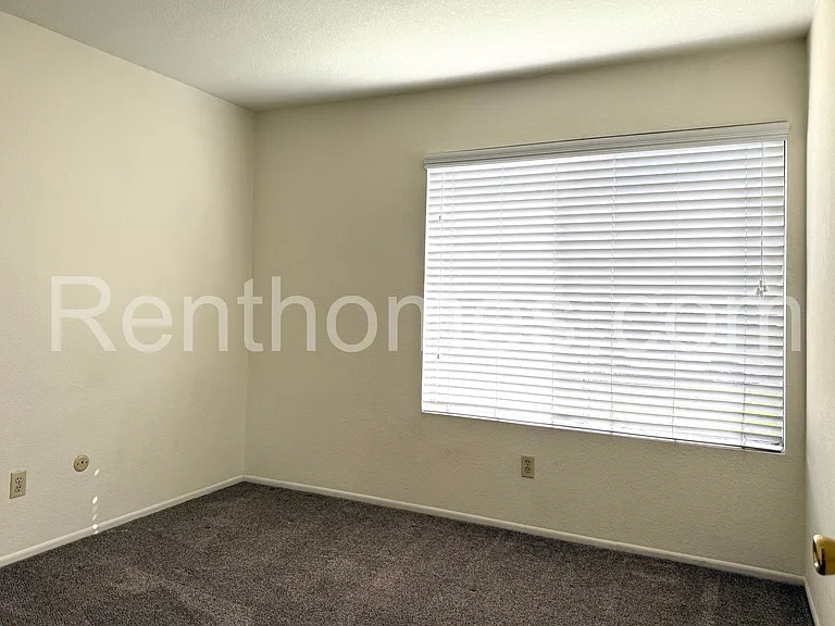 1553 Palomar Dr — Photo 12