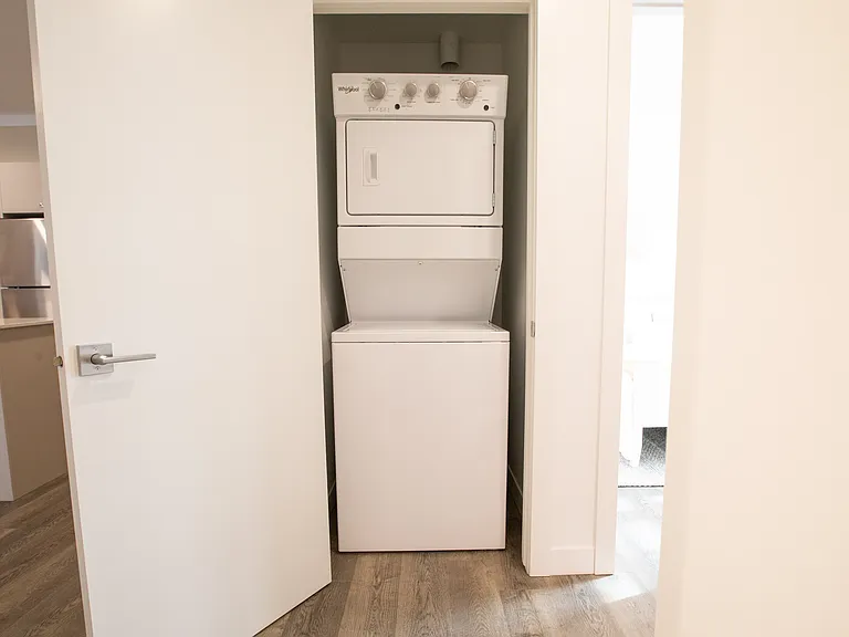 1325 Jefferson Ave — Photo 17