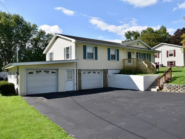 129 Overlook Dr, Horseheads, NY 14845