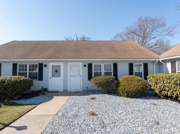 2 Plymouth Court #2, Clinton, CT 06413
