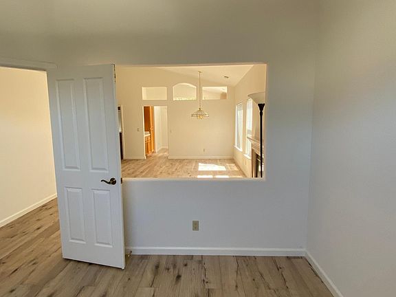 4th image of 5440 Havenhurst Cir