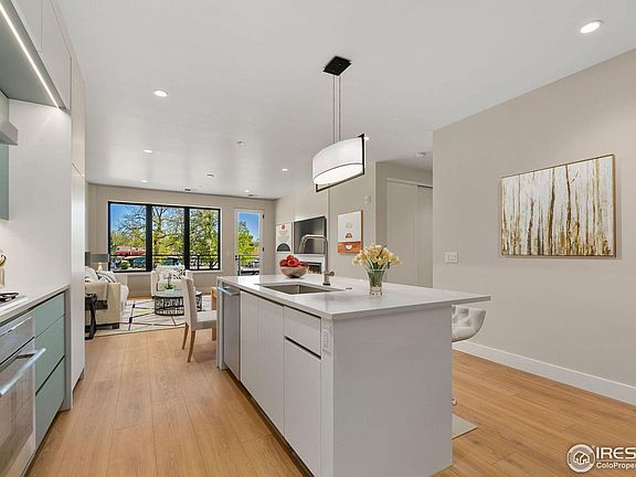5th image of 205 E 6th St #203