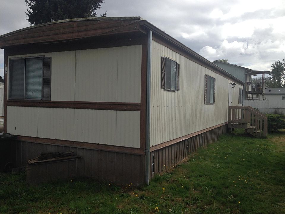 2nd image of 312 Rosewood St