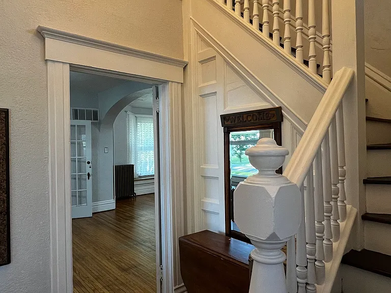 721 Clark Ave — Photo 7