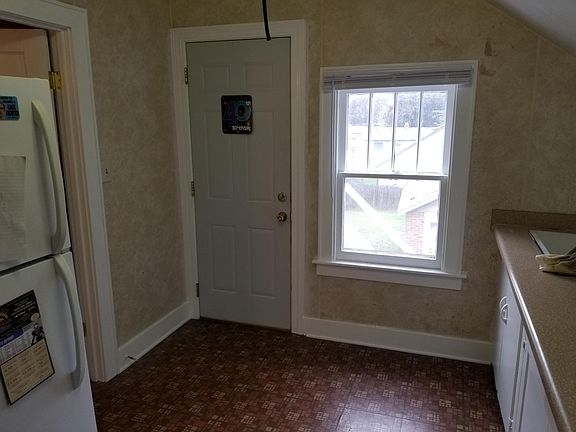 3rd image of 143 Wexford St SE #2