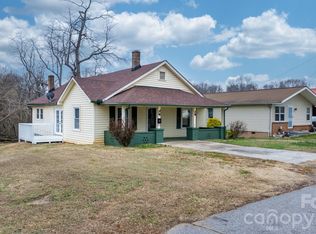 626 W Concord St, Morganton, NC 28655
