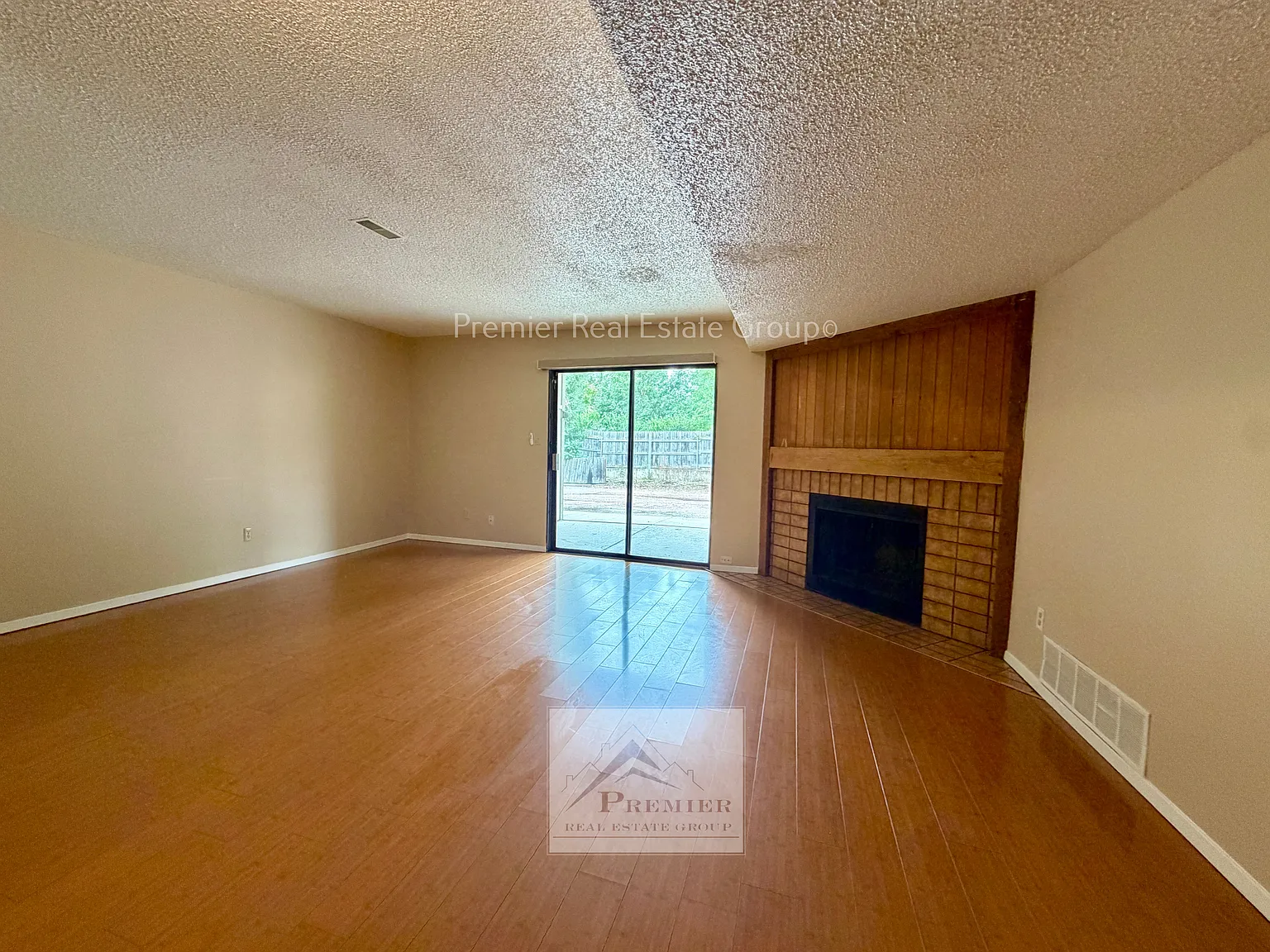 2 bed, 1075 sqft, $900 — Photo 4