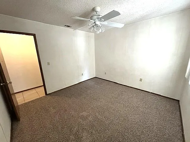 716 Robert Dr — Photo 14