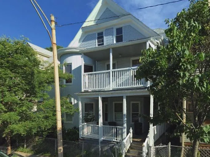 40 Fowler St #2 — Photo 2