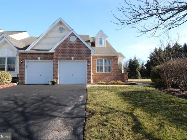 425 E Red Lion Dr, Bear, DE 19701