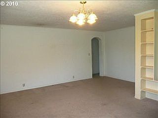 4th image of 2518 NE 71st St