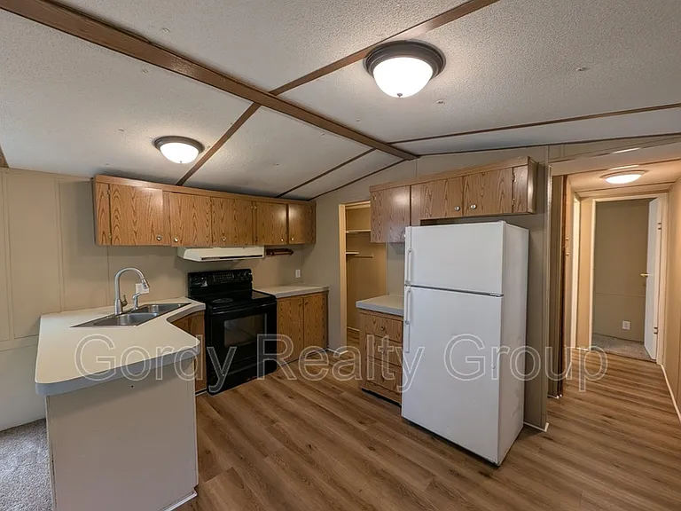 3123 Camp Rd — Photo 3