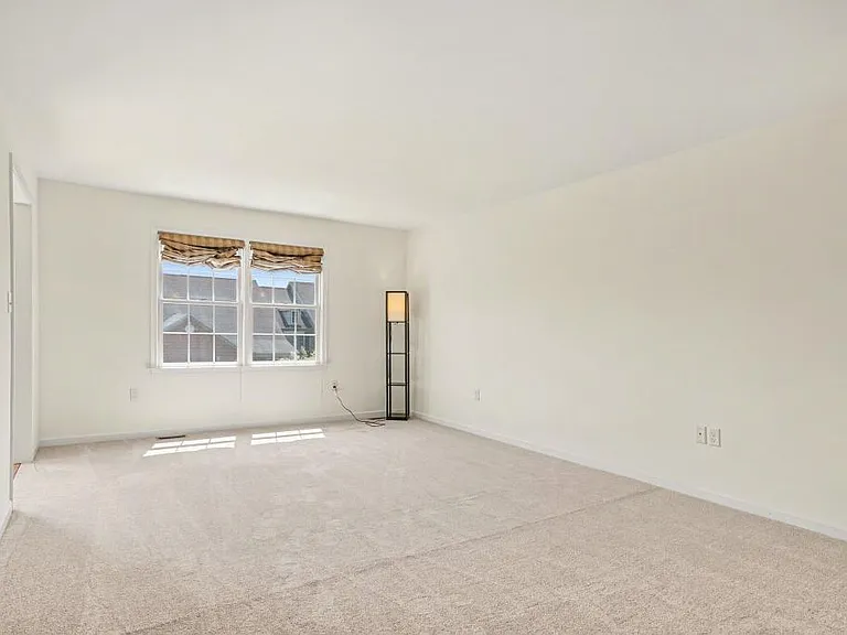 5050 Mendenhall Dr — Photo 8