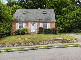 55 Henry St, New London, CT 06320
