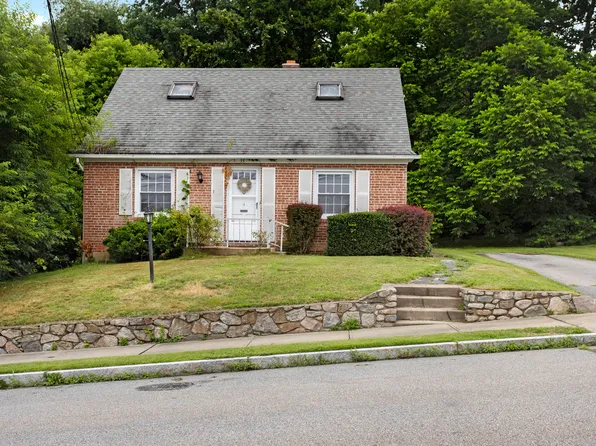 55 Henry Street, New London, CT 06320