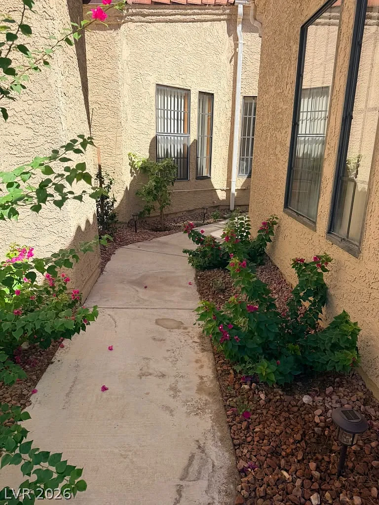 2 bed, 2.0 bath, 1471 sqft, $2,199 — Photo 3