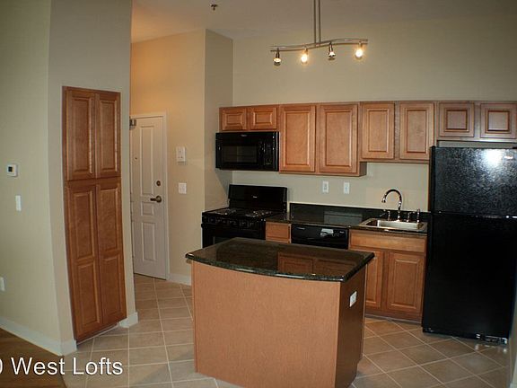 5th image of 10 W Huron St Ste 304