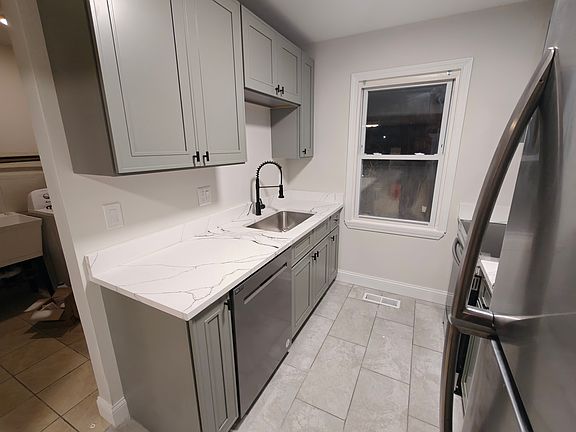 3rd image of 10311 Albany Ave