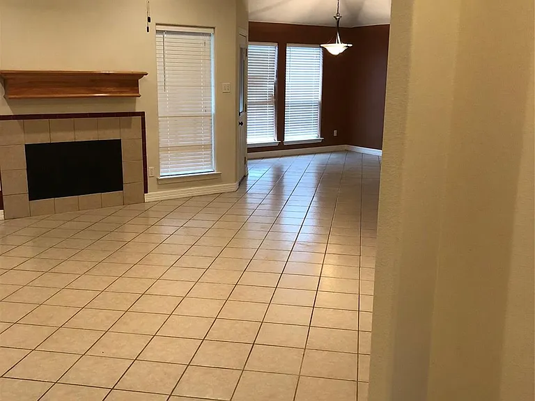 13322 Colton Ln — Photo 3
