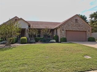 104 Mistflower Ln, Georgetown, TX 78633
