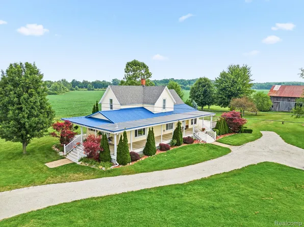 6260 North Rd, Lakeport, MI 48059