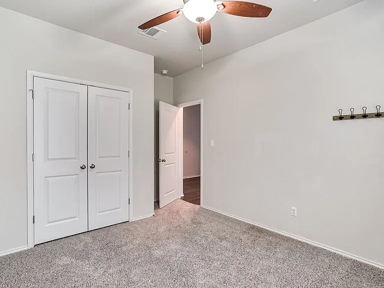 3401 Pauling Loop — Photo 13