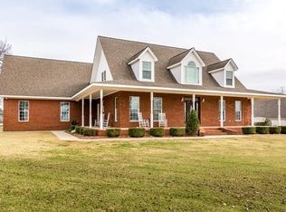 1626 Three Mile Ln, Tuscumbia, AL 35674