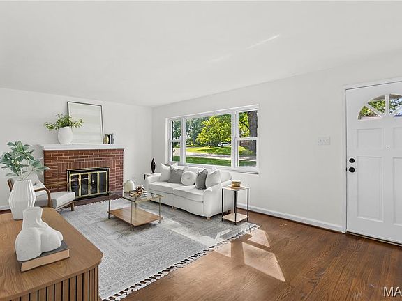 3rd image of 63 Turf Ct
