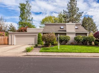 1030 NW 21st St, McMinnville, OR 97128