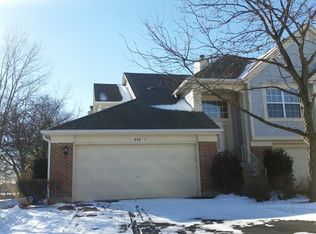 446 Cromwell Cir #B1, Bartlett, IL 60103