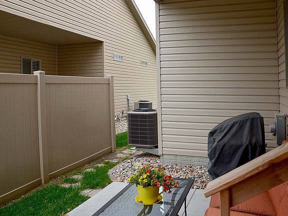Side Patio off Dinette