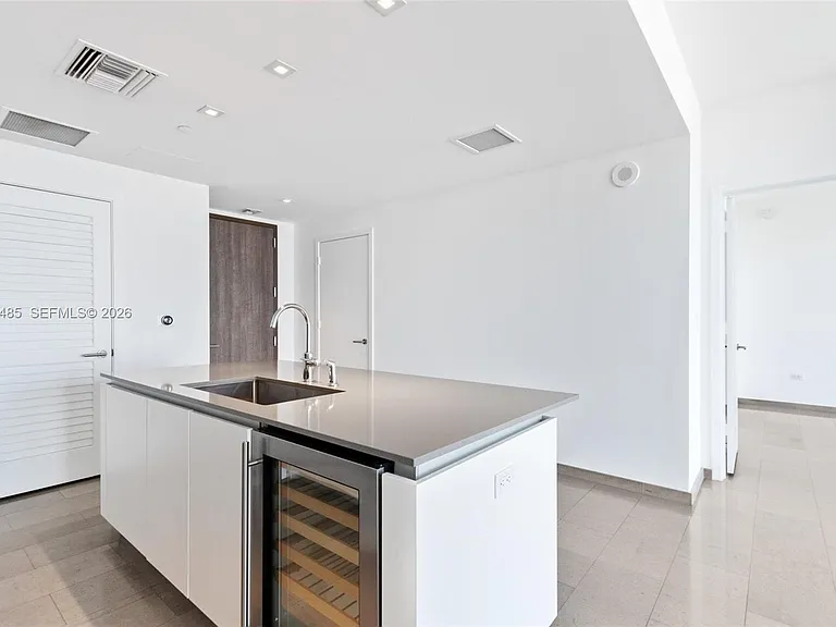68 SE 6th St #1706 — Photo 5