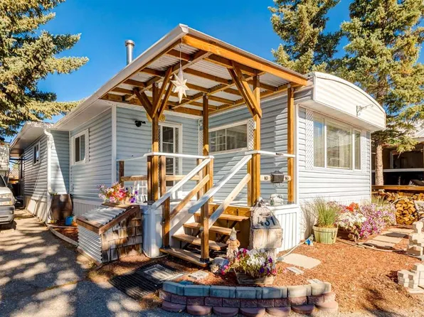 3223 83rd St NW #431, Calgary, AB T3B 5M9