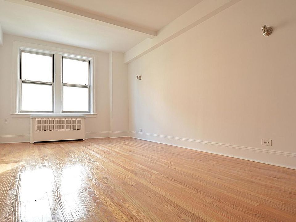 2nd image of 200 W 70th St APT 7H