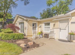 8986 Rushside Dr, Pinckney, MI 48169