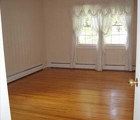 5th image of 19 Sunset Ave