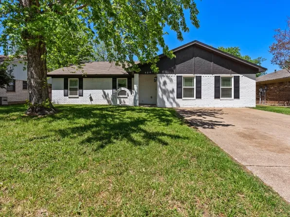 624 Pleasant Manor Ave, Burleson, TX 76028