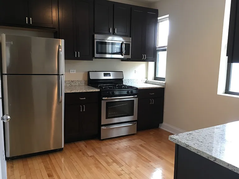 1108-1114 W Balmoral Ave #2 — Photo 1